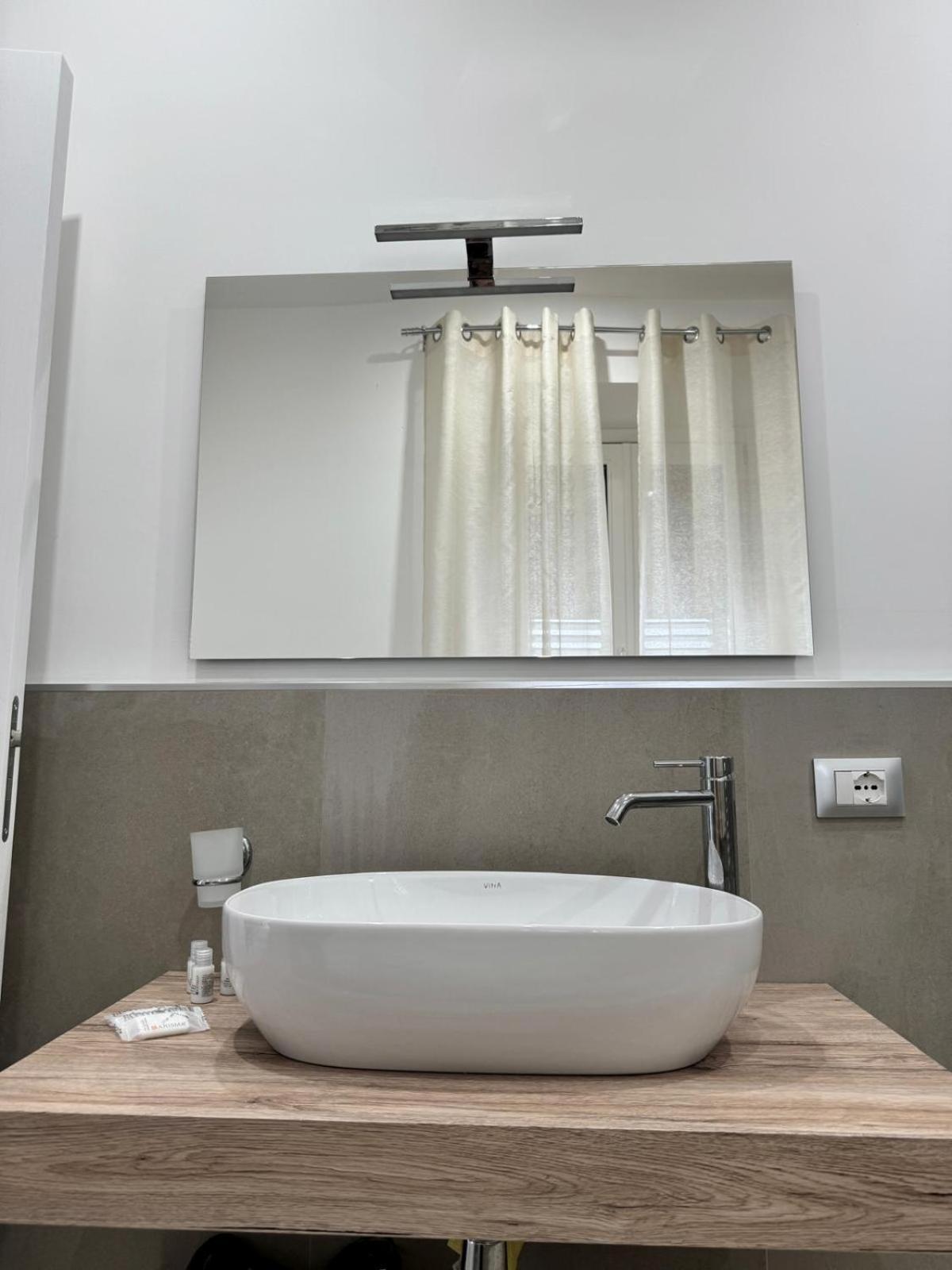 Terrasini Center Apartments Bilik gambar